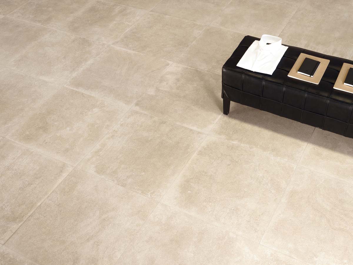 A faithful reproduction of large slabs of Pietra di Borgogna with original, unique traces left by the passage of time. A contemporary proposal suited to any indoor or outdoor space.